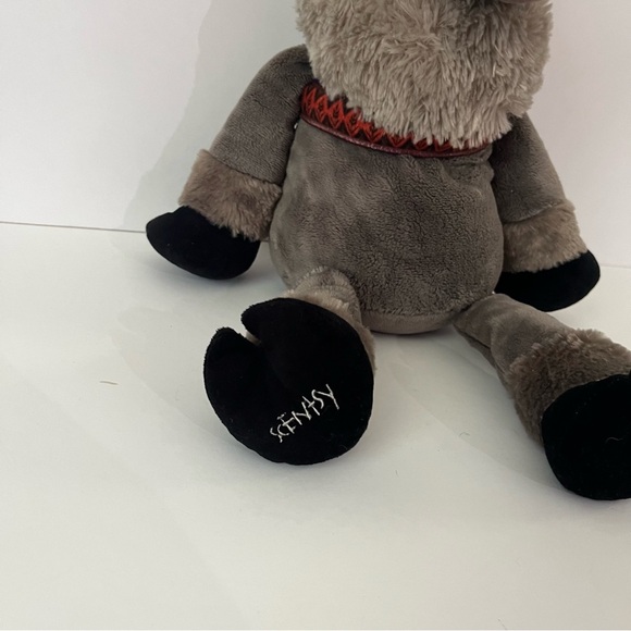 Scentsy x Disney - Sven the Reindeer from Frozen - Anna and Elsa Movie & Scent - Picture 2 of 11